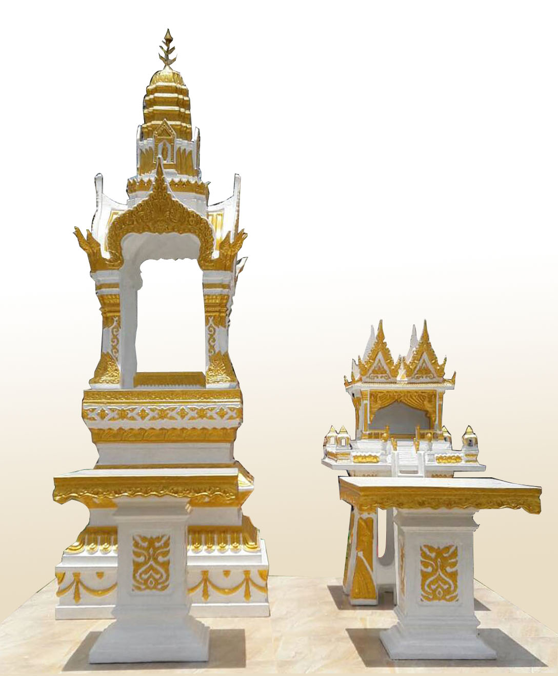 ศาลพระพรหมและศาลเจ้าที่
